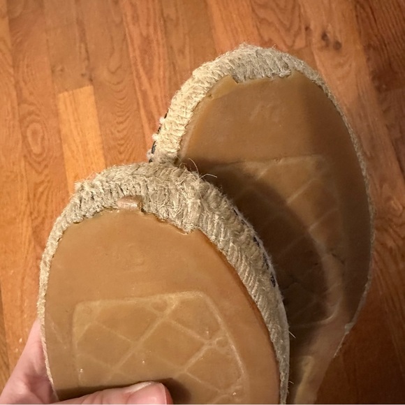 CHANEL leather espadrilles - Picture 6 of 7